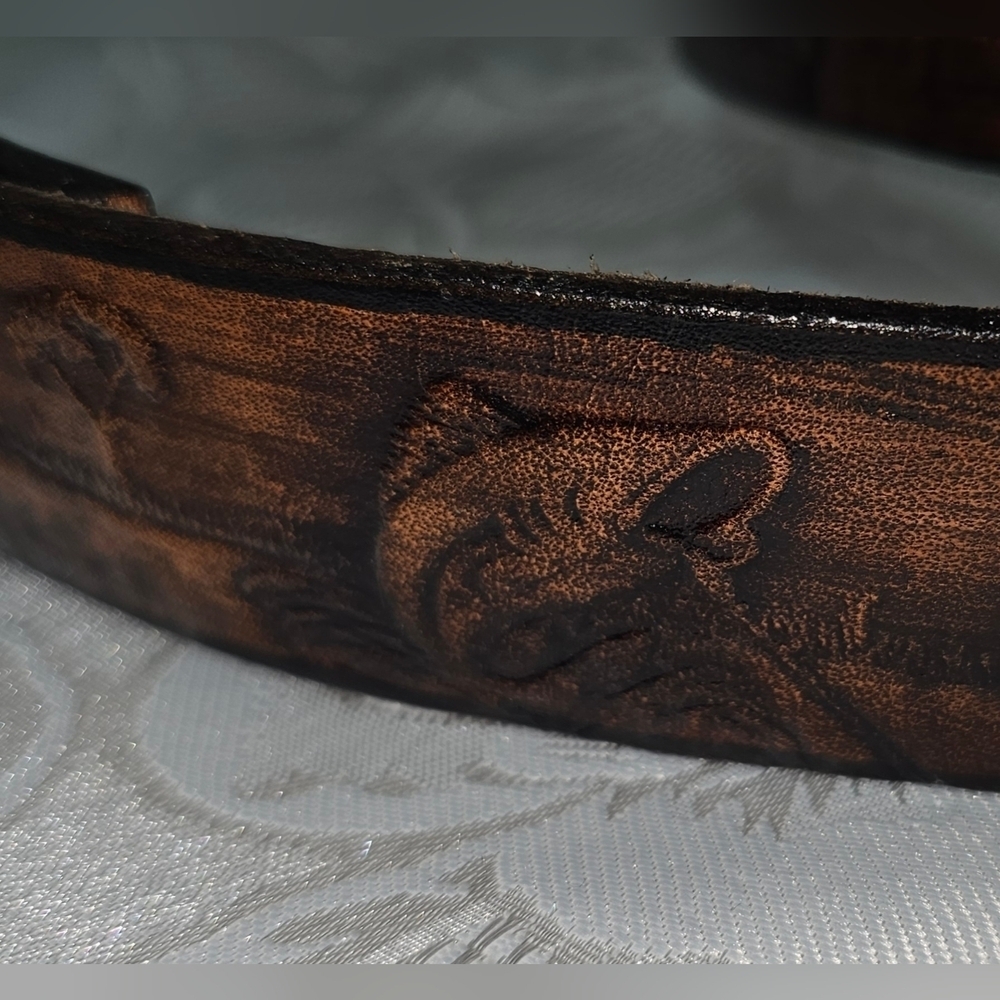 Vintage Handmade Leather with embossed Wildlife Scene Design Western Style Sz 32 - Picture 5 of 10